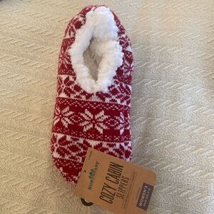 NWT Womens Cozy Cabin Sherpa lined slippers 5-10